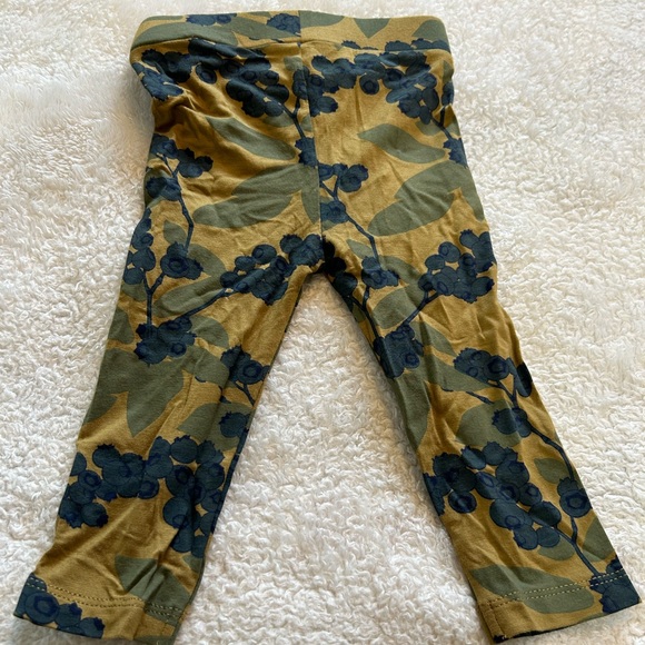 NWT Kate Quinn Blueberry Print Leggings - Picture 3 of 4